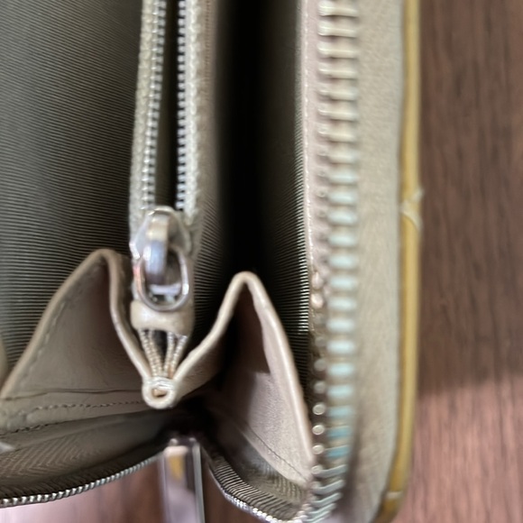 Chanel Long Zippy Wallet - Picture 9 of 12